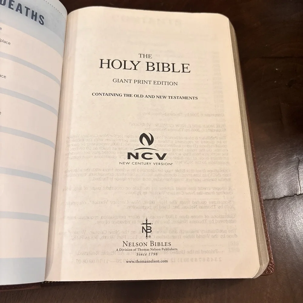 NCV Giant Print Holy Bible New Century Version Brown Leather Thomas Nelson 2007